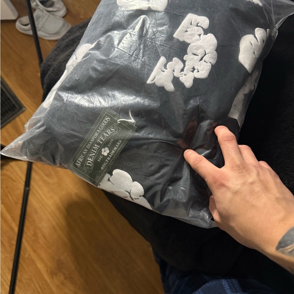 Denim tear black hoodie- size M - Picture 4 of 4